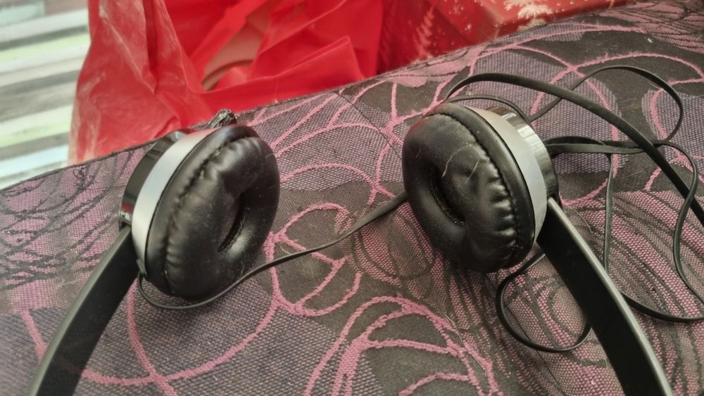 Слушалки Grundig