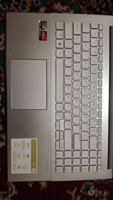 Asus Vivobook  Windows 10 pro