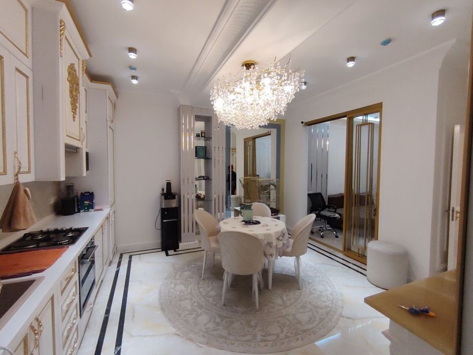 Продается 3 комн квартира в Мирабад Сити V576