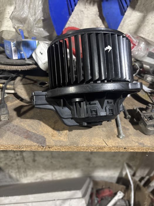 Продам моточик печки хюндай акцент