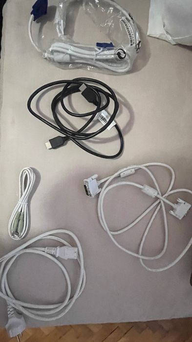 Fujitsu B22W-6 LED – 22” IPS монитор, Full HD, 60Hz, като нов + кабели