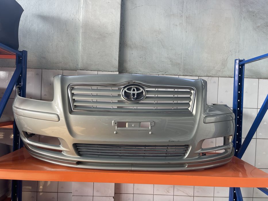 Передний бампер Avensis Авенсис