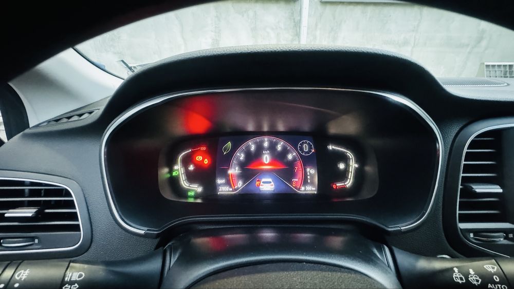 Продавам Рено Меган