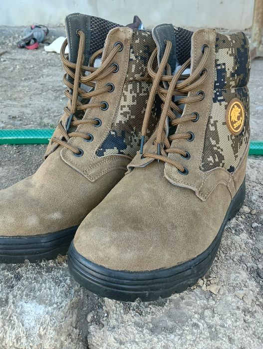 Продам зимние ботинки размер 45