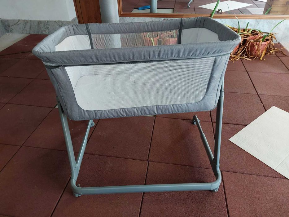 Бебешко легло next to me