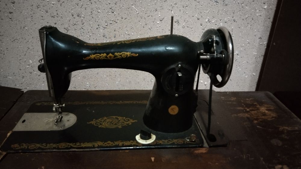 Тикув машинкаси сотилади