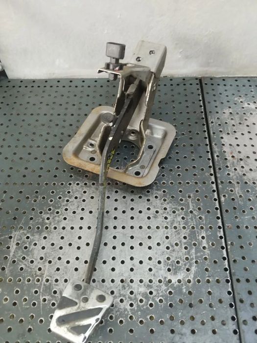 pedala frana 2.0 b  mitsubishi outlander 1 2001-2005