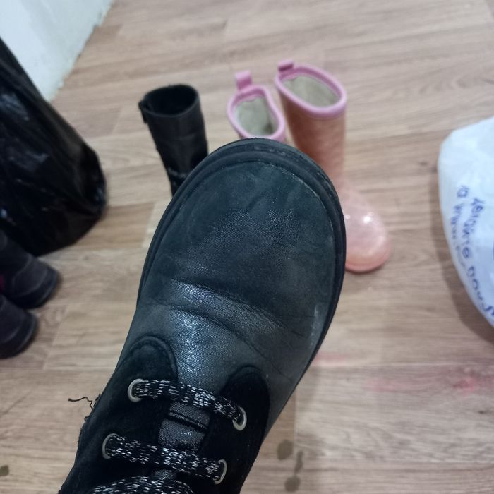 Продаю детские сапожки