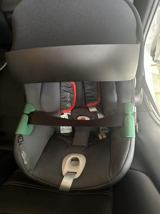 Cybex Aton B2 i-Size + адаптери