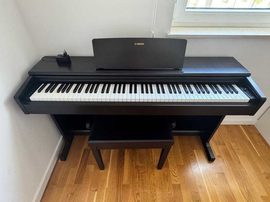 Yamaha Arius YDP-144 digital piano