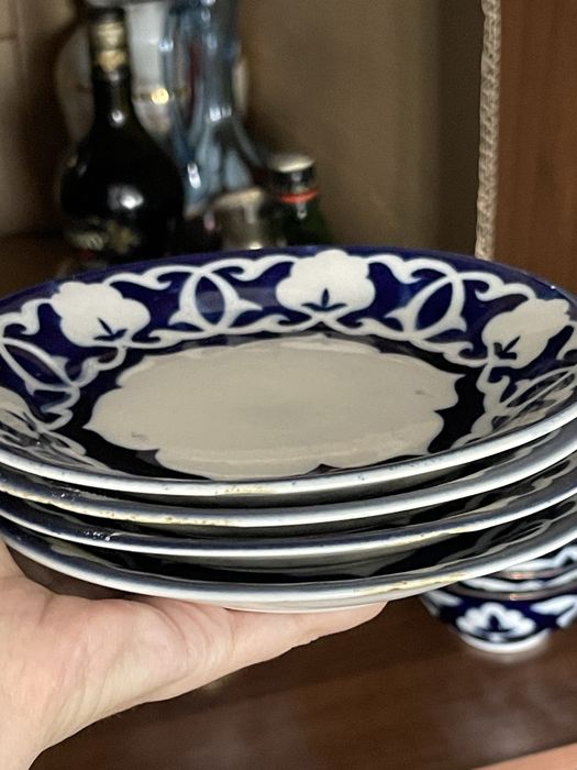 Тарелки , пиала ,