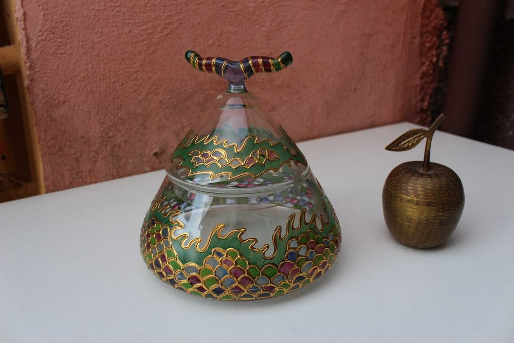 Bol sticla Bohemia, model sarpe / dragon, lucrat manual