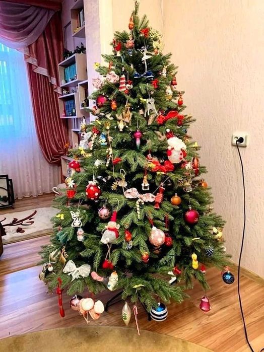 Ёлка русская красавица гелиевая