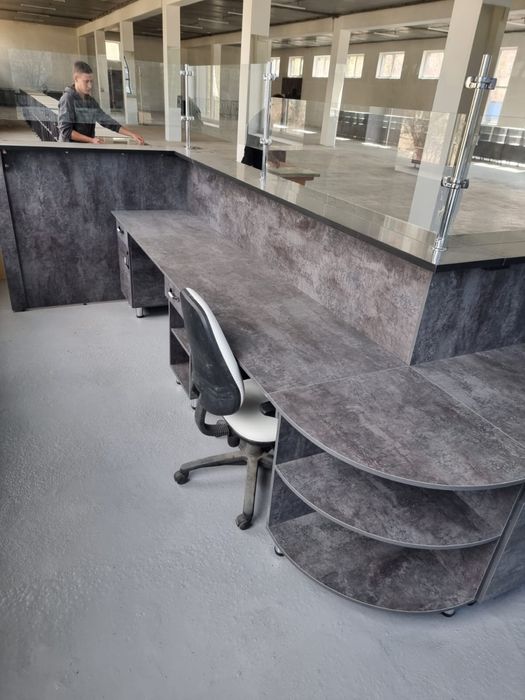 Офисная мебель, новая.