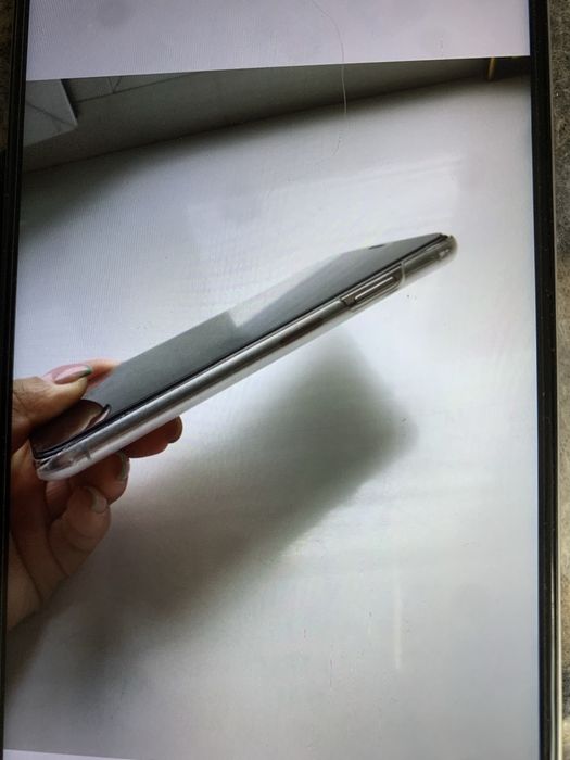 Продам Iphone 10 xs max в отличном состояний
