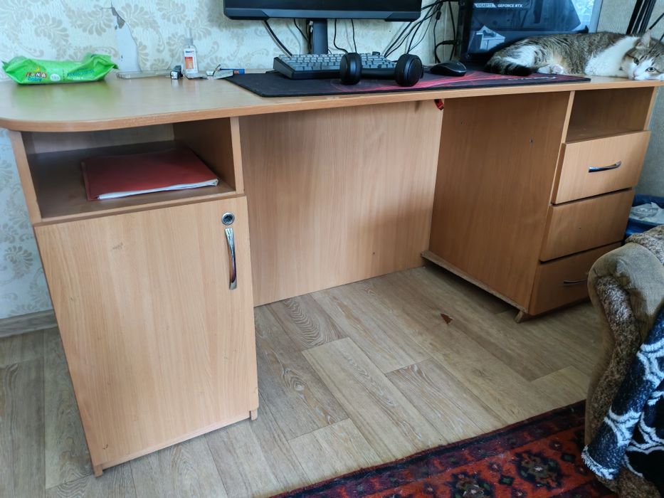 Компьютерный стол