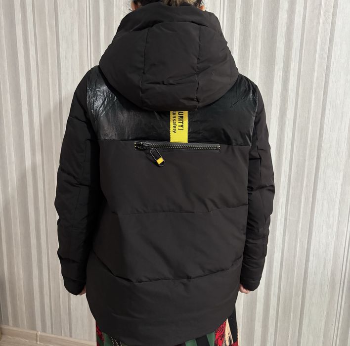 Продам женскую куртку