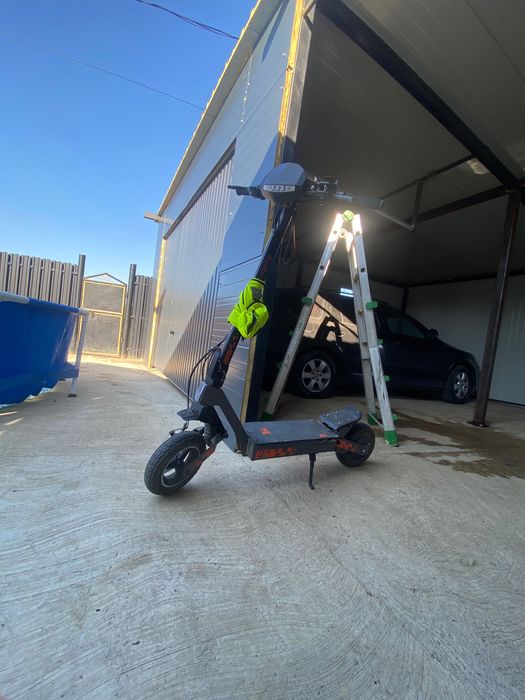 Vând trotinetă electrică Kukirin G2