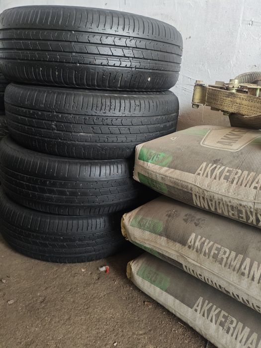 продам резину  комплект японски