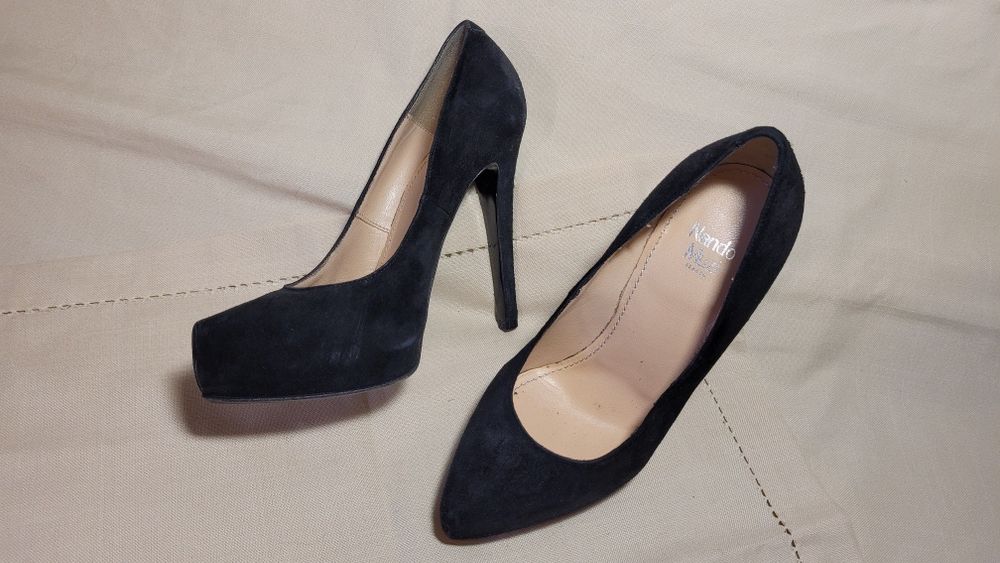 Туфельки на высоком каблуке