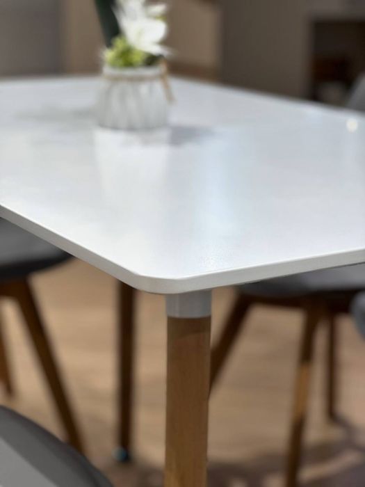 Стол и 6 стулья для кухни и для гостиного