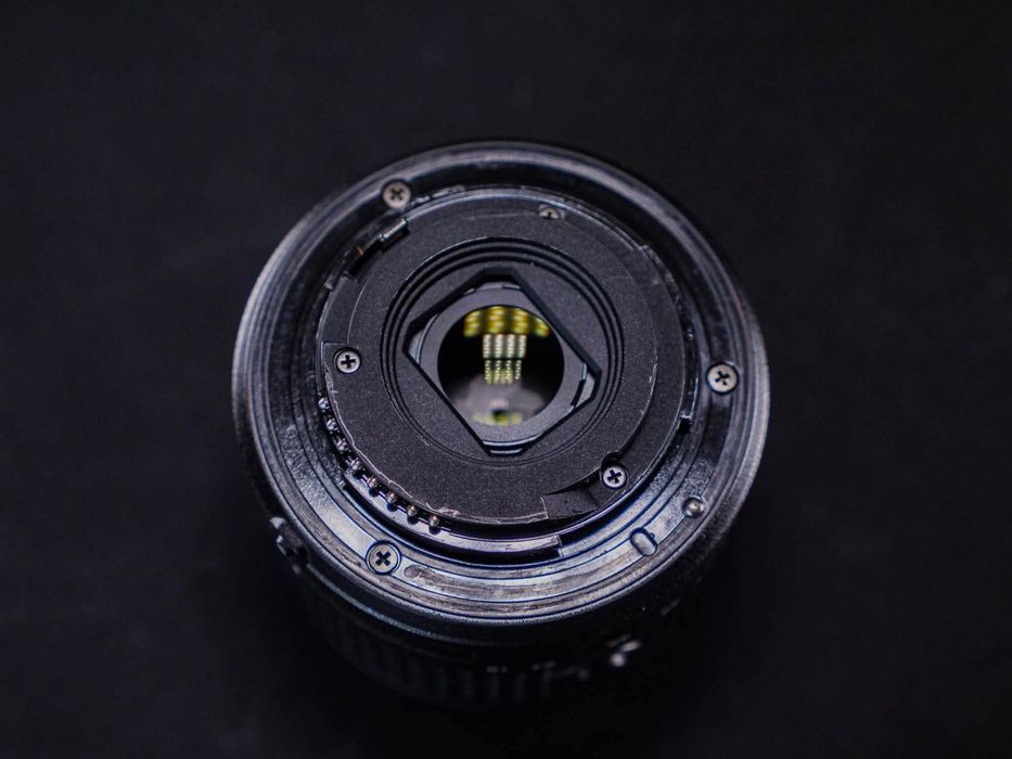 Nikon D3400 (numai 12809 cadre trase!)+ Nikkor 18-55mm + Nikkor 35mm