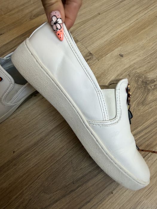 Оригинални кожени спортно/елегантни бели обувки  МК ! 36 н