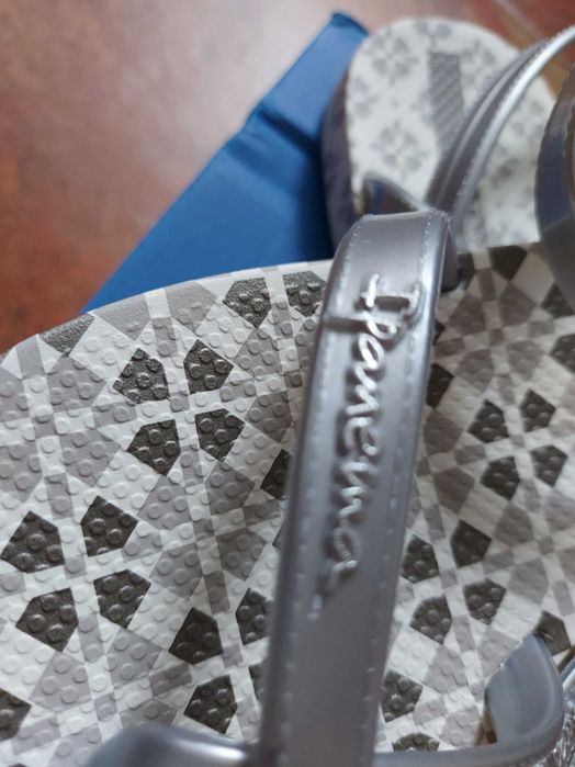 Vand incaltaminte comoda,de calitate