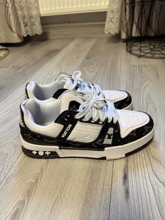 Lv trainer nr 41 de vanzare