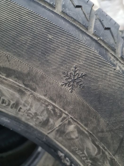 Продам зимние шины.