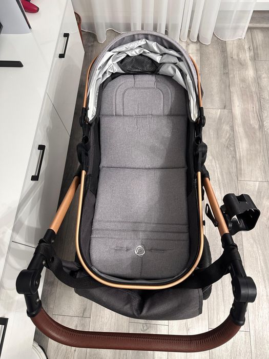 Vând Cărucior 3 în 1 Coccolle Melora