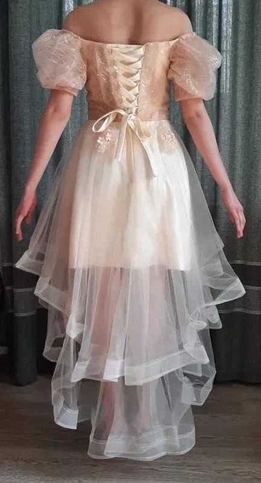 Платье. Цвет персиковый