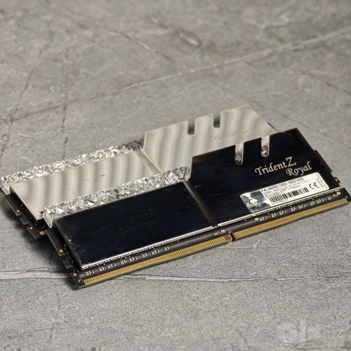Trident Z Royal RGB DDR4