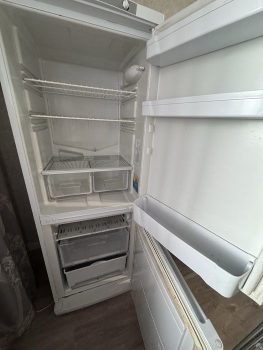 Холодильник Indesit, б/у