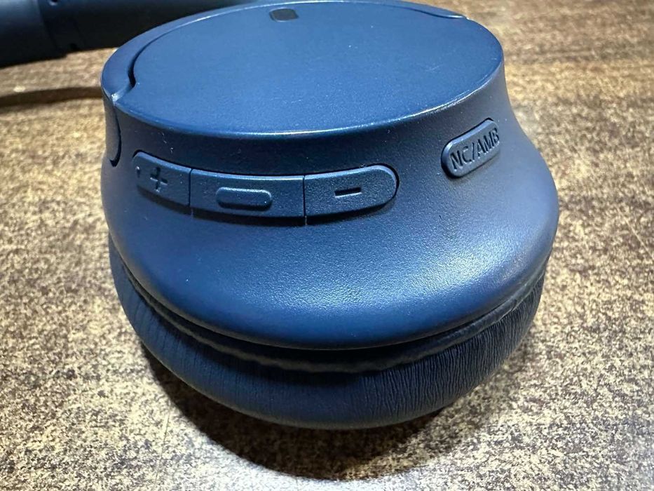 Безжични слушалки Sony WH-CH720N