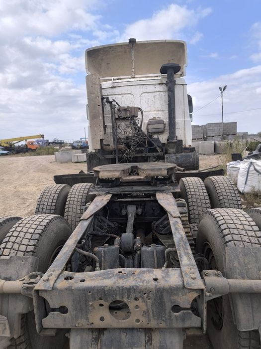 Продам МАЗ тягач 64220