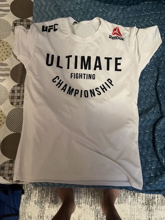 Продам футболку