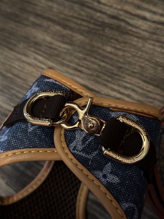 Louis Vuitton нагръдник с повод
