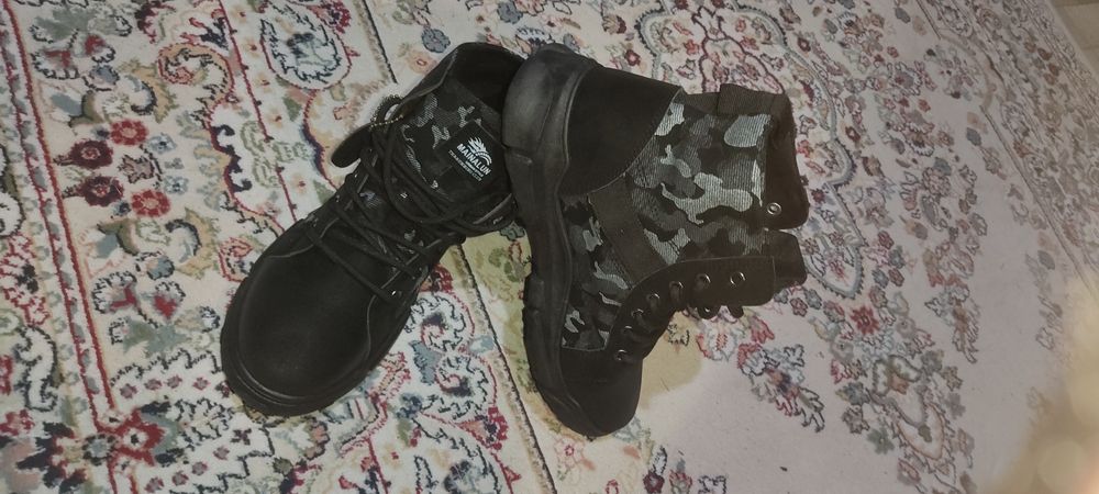 Кроссовки  новые