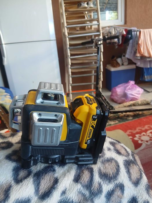 Vand laser dewalt folosit doar de 2 ori original