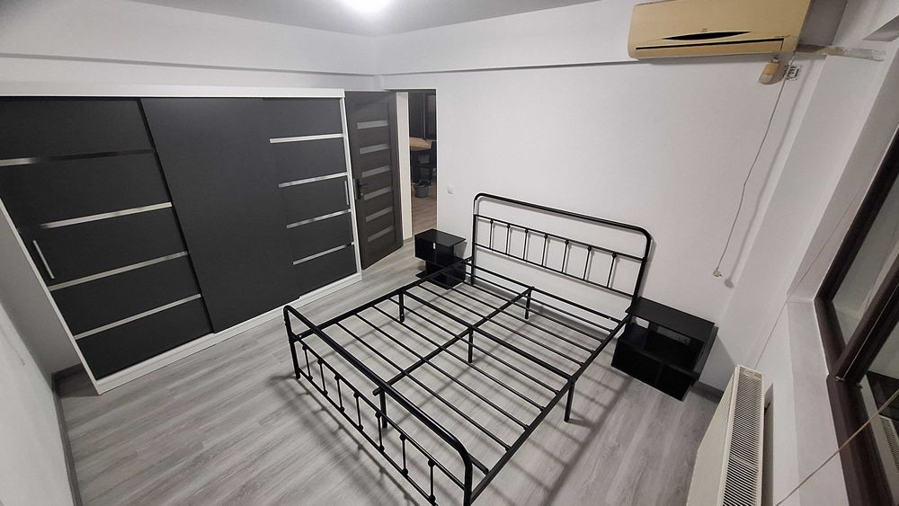 Proprietar, inchiriez  apartament 3 camere in vila