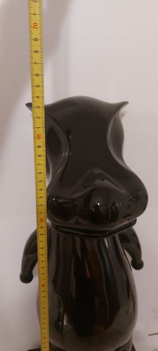 Продам большую статуэтку  бегемота