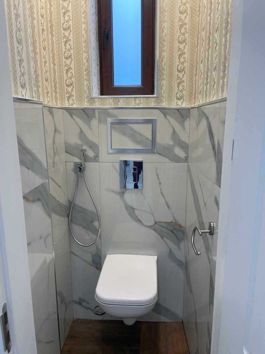 Дава се под наем Тристаен апартамент в София, Център - 110 кв.м за 1700 € - Снимка #2