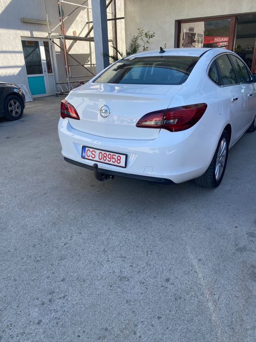 OPEL Astra 2013 — imagine 4