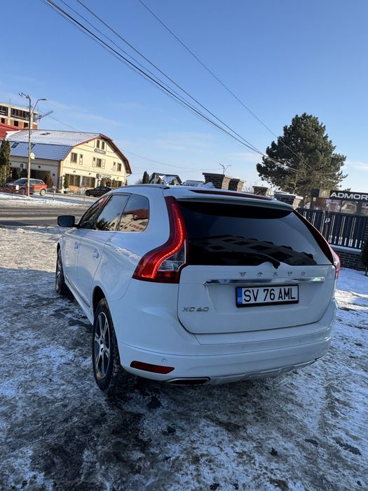Vand Volvo XC60 Facelift D5 2.4 Bi Turbo 225cp tracțiune integrala.