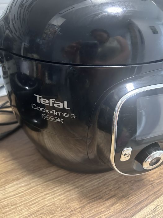 Multicooker Tefal cu accesoriu extra crisp