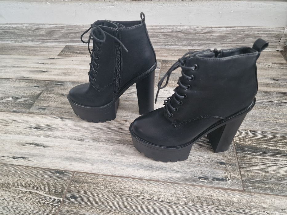 Ghete dama 38 o purtare