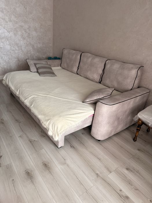 Продам диван в гостиную