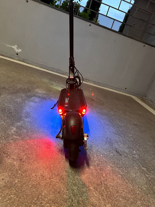 Trotinetă electrică QuickVolt 9 (Motor 600W, 48V, 650km parcursi)