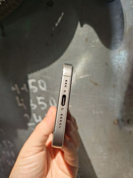 Продам iPhone 15 Pro 256